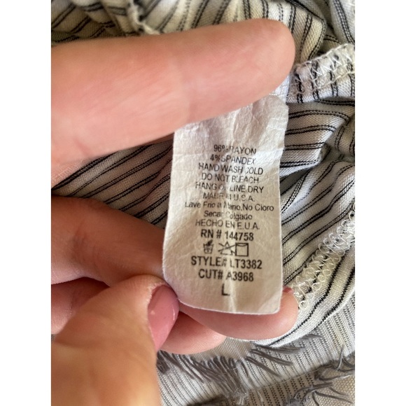 Striped blouse with slit arms, size large. - Picture 4 of 5